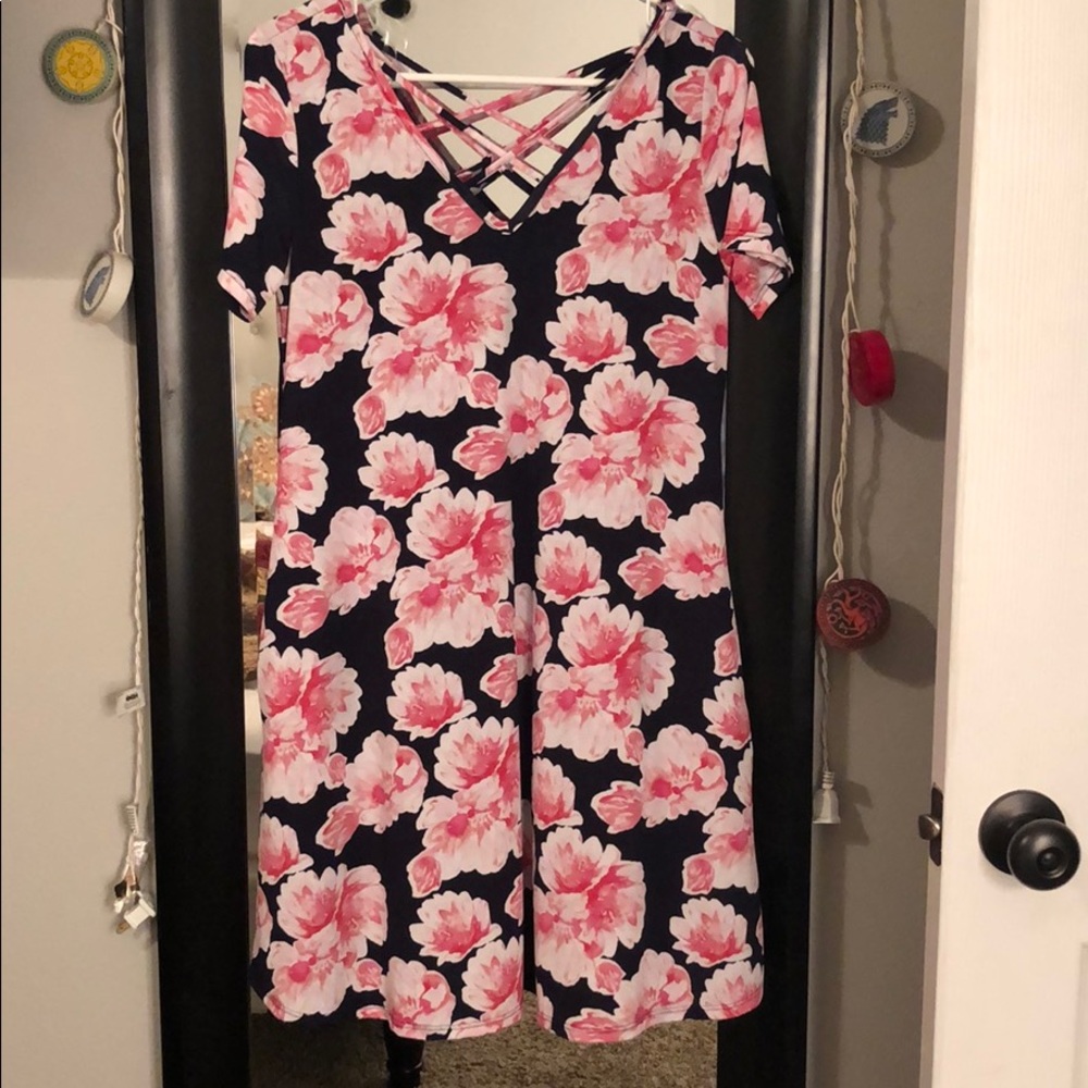 Floral T-shirt dress with crisscross neck line
